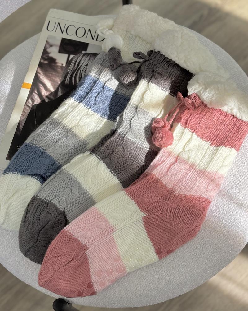 پاپوش منگوله دار کد 26247