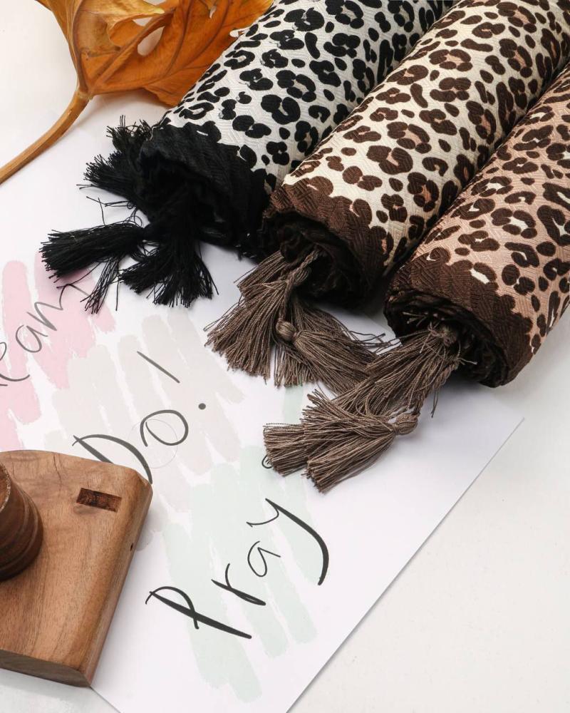 شال پلیسه پلنگی کد 27588